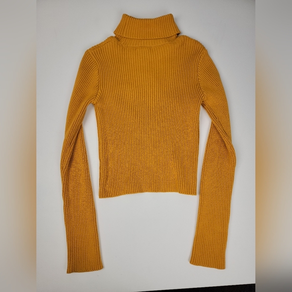 Disney x Forever 21 Mickey Mouse Yellow Crop Ribbed Sweater Turtleneck Sz ( S ) - Picture 9 of 9